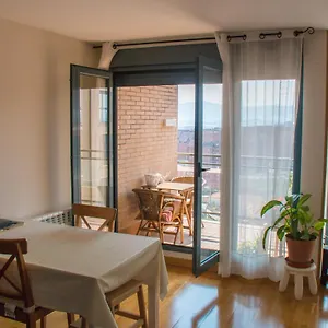 Piso con vistas en urbanización con piscina Apartamento